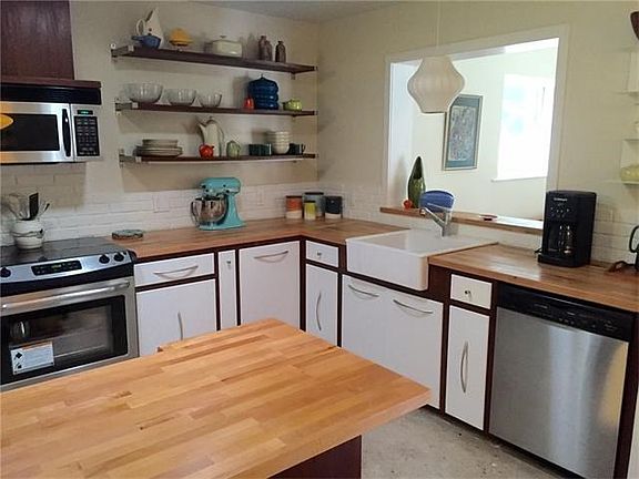 4th image of 11905 N Oaks Dr
