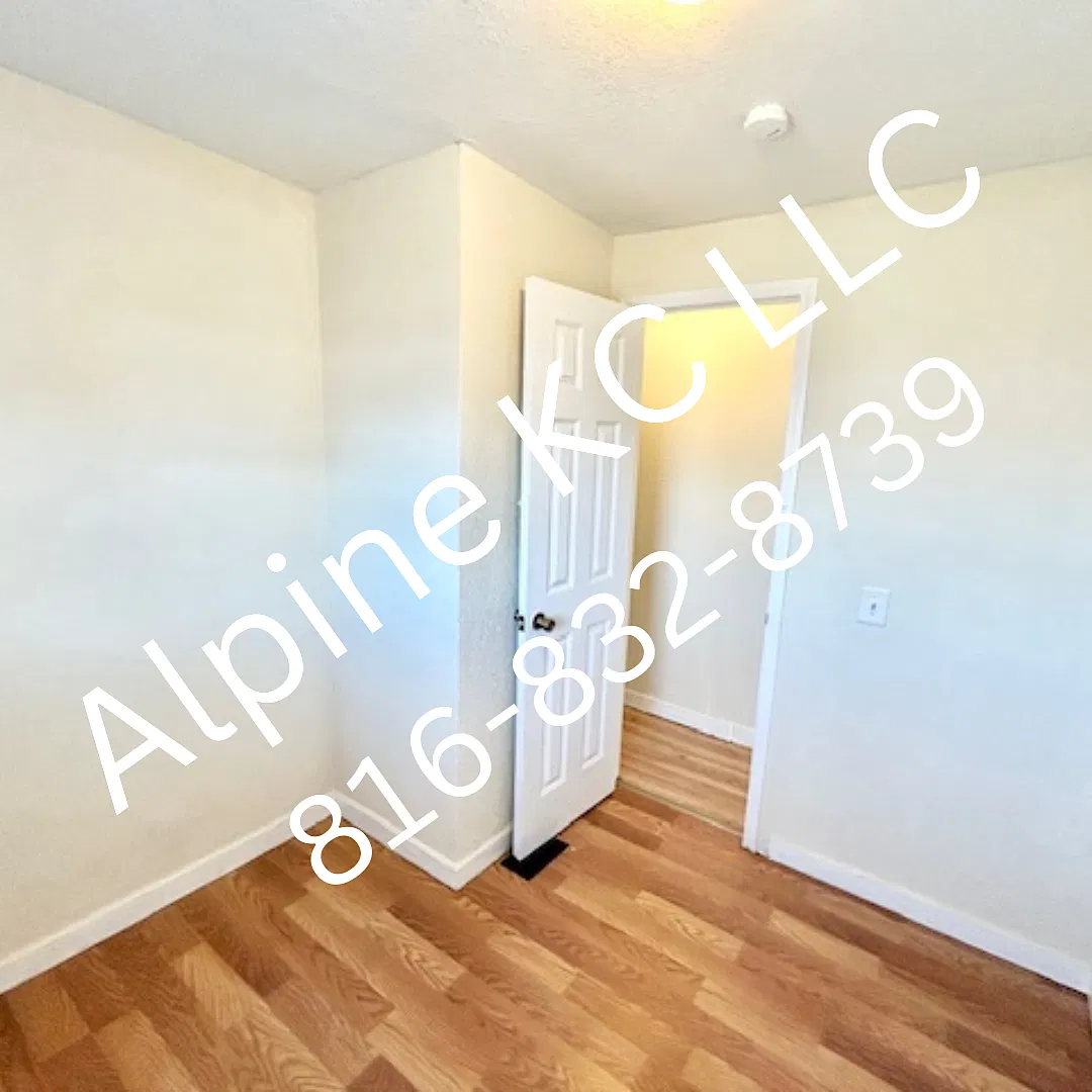 2 bed, 800 sqft, $900 — Photo 2