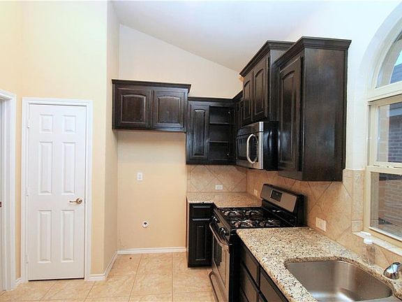5th image of 5805 Loveland Dr