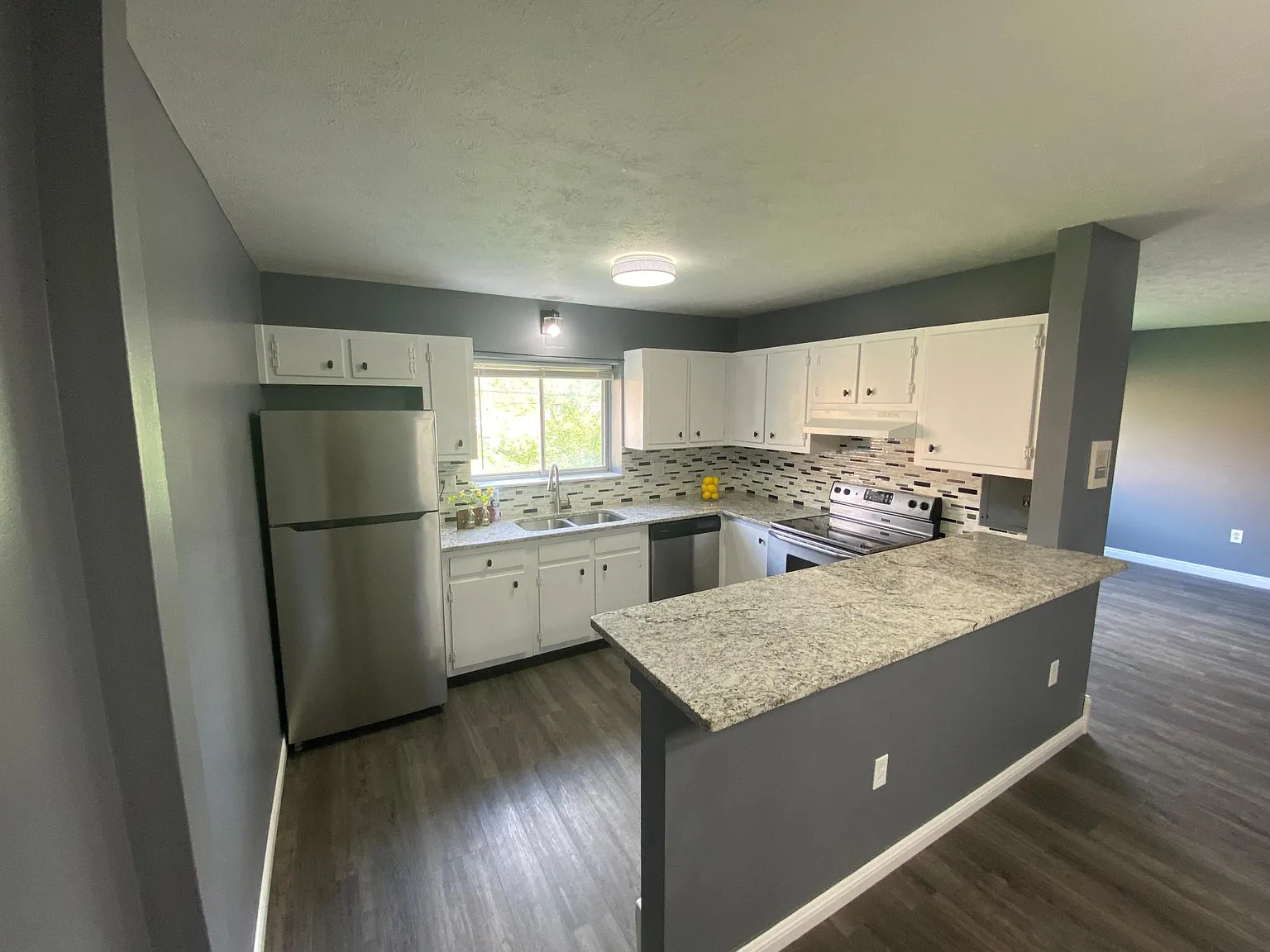 2 bed, 924 sqft, $1,375 — Photo 3