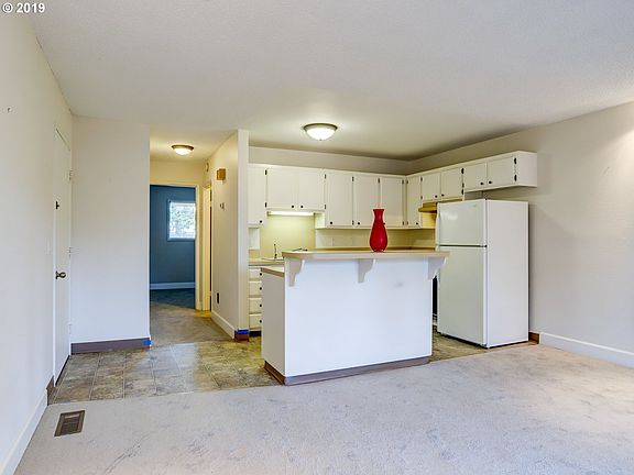 2nd image of 444 N Hayden Island Dr