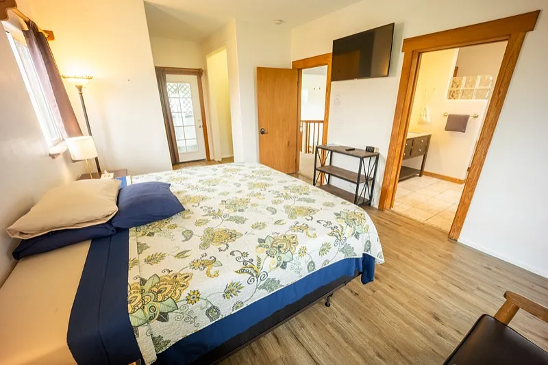 1 bed, 2000 sqft, $2,000 — Photo 3