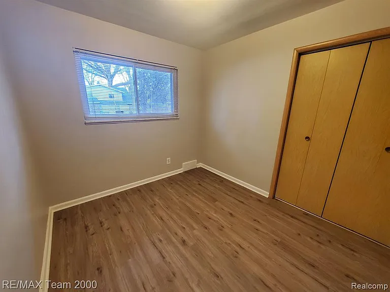 4565 Universal St — Photo 18