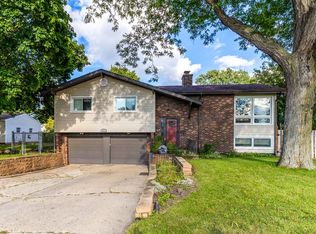 571 Nash Rd, Crystal Lake, IL 60014