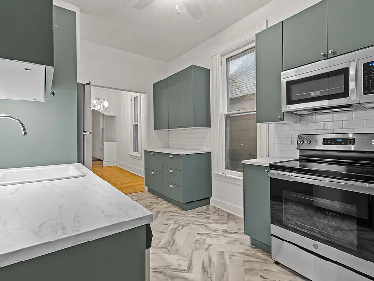 2925 Holmes St #A — Photo 10