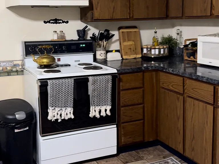 210 W Shawnee St #2 — Photo 3