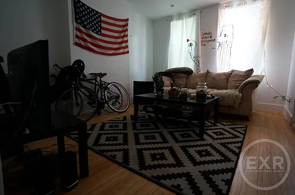 Rented by EXR | media 35