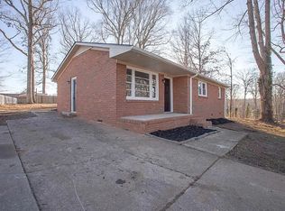 305 Kenmore Dr, Piedmont, SC 29673