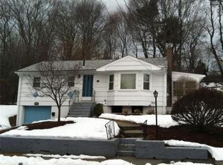 262 Ridgewood Dr, Norwood, MA 02062