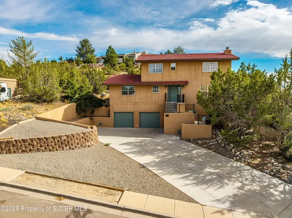 621 Cerrillos Dr, Farmington, NM 87401