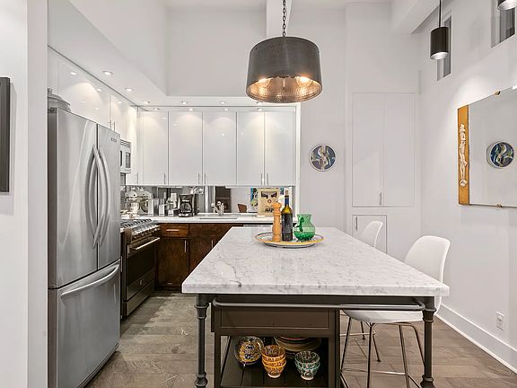 4th image of 529 W 42nd St APT 5B