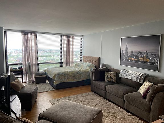 4th image of 1636 N Wells St APT 2310