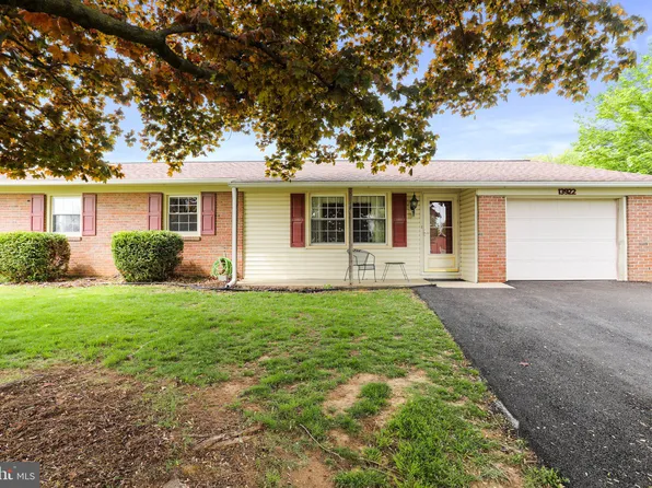 13922 N Meadow Rd, Hagerstown, MD 21742