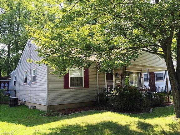 2nd image of 1994 Bonnie Brae Ave NE