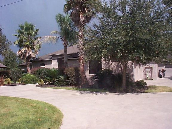 2nd image of 2760 Bay Forest Dr