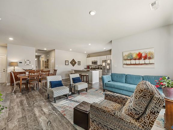 5th image of 183 Kingsford St