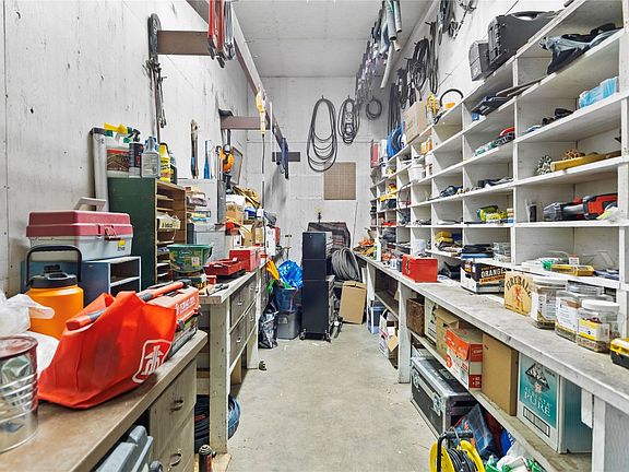 2nd image of 3056 Harmon Rd