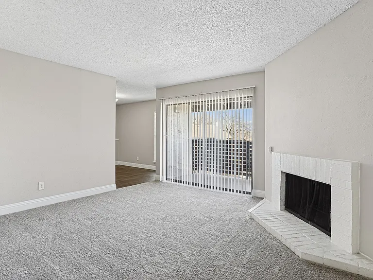 Vine Apartments — Photo 14