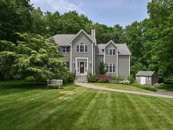 12 Winterberry Ln, North Reading, MA 01864