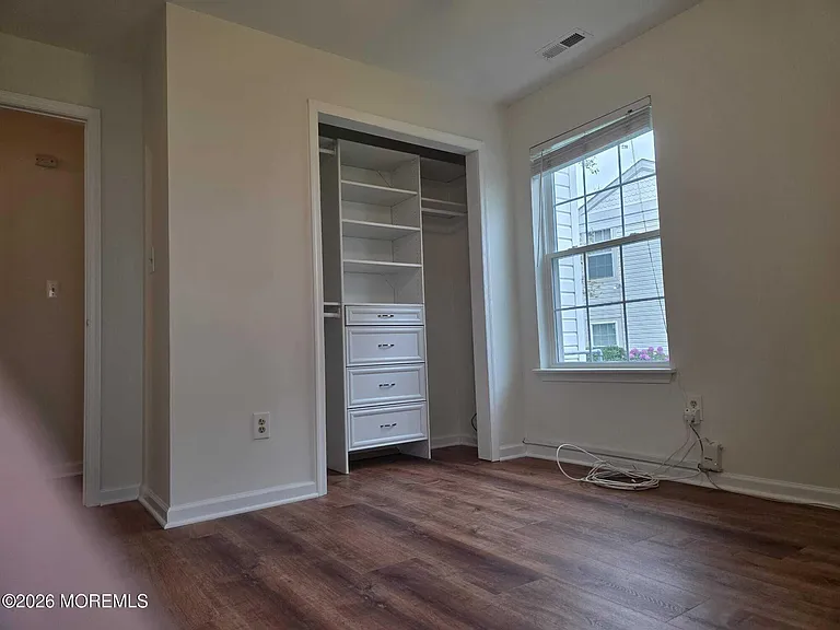 129 Tulip Ln — Photo 5
