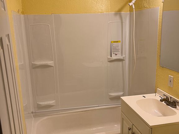 3rd image of 409 W Lincoln Ave