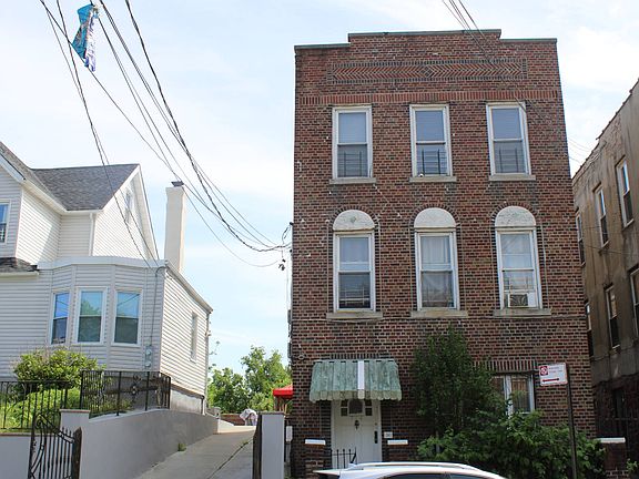 3rd image of 744 E 216th St Floor 3