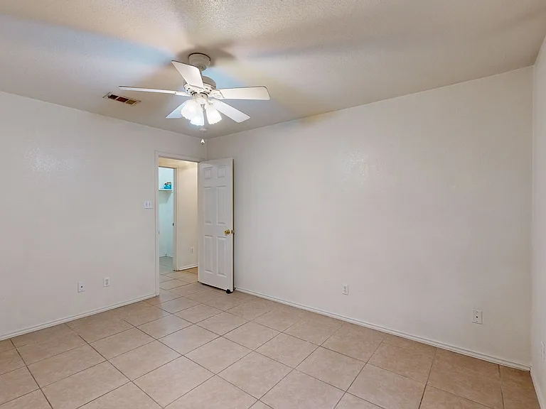 4607 Wade Dr #B — Photo 17