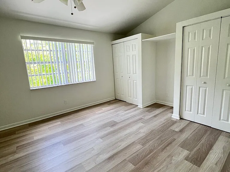 2896 S Edgehill Ln #2896 — Photo 8