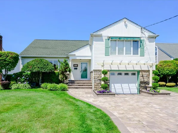 311 Blackheath Road, Lido Beach, NY 11561