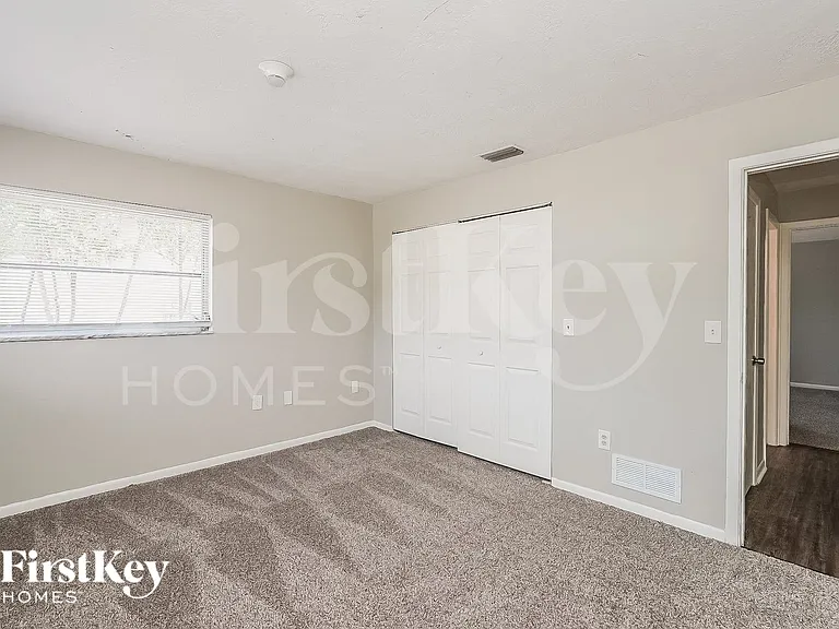 319 Scott Ct — Photo 12