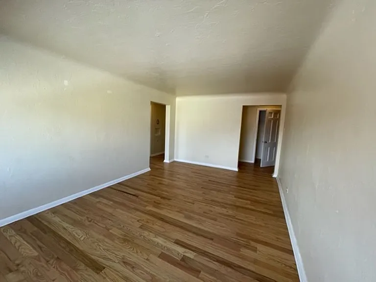 Don Edward Apartments — Photo 13