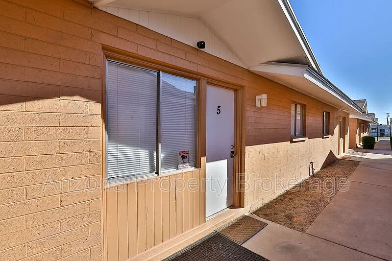 1702 W Vogel Ave #C5