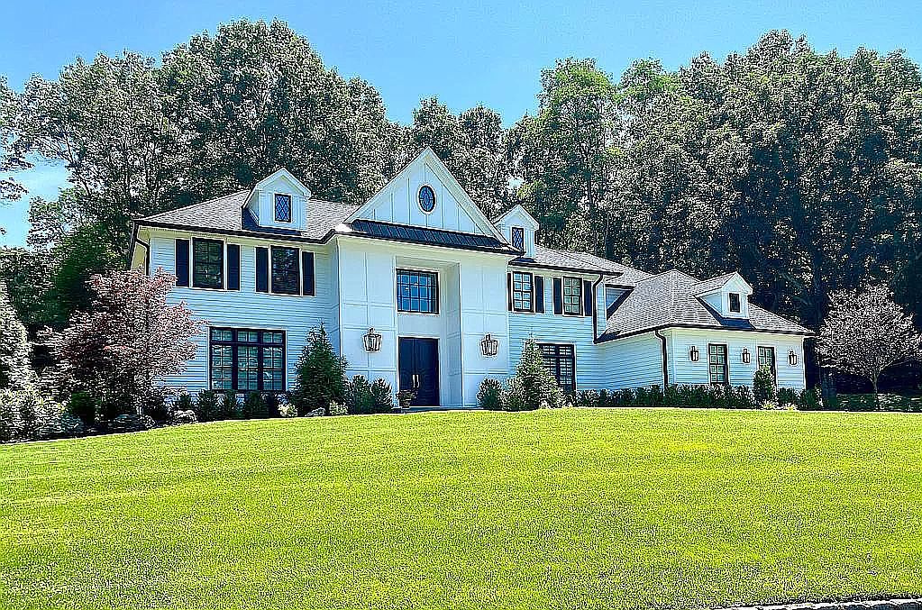 2 Shetland Ct, Dix Hills, NY 11746 | Zillow