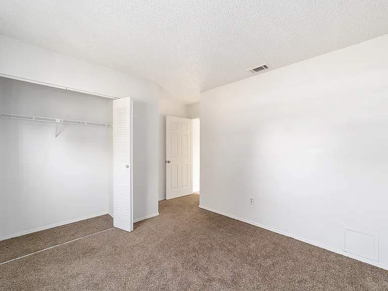 325 Oak Track Crse — Photo 27