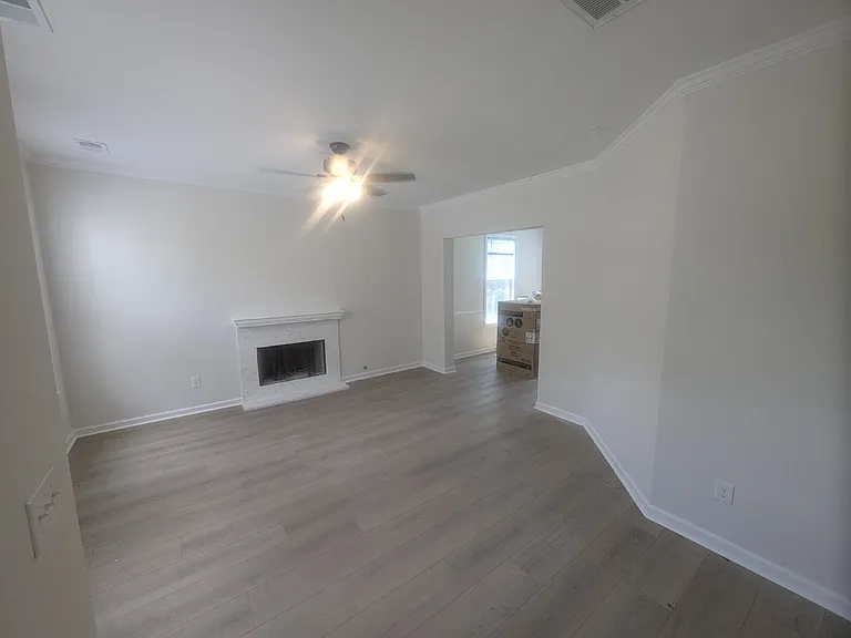 178 Brady St — Photo 4