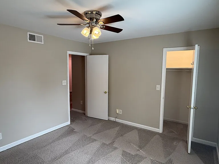 312 W Catawba Ave — Photo 9