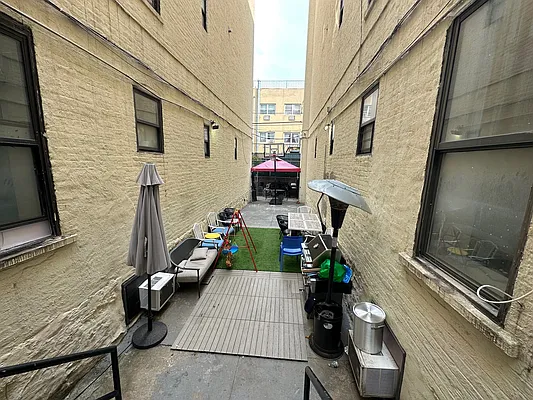 Rented by Premier Metro Realty Corp | media 26