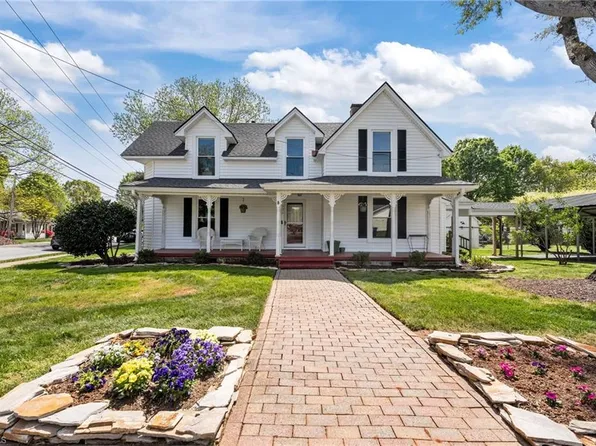 222 E Minneola St, Gibsonville, NC 27249