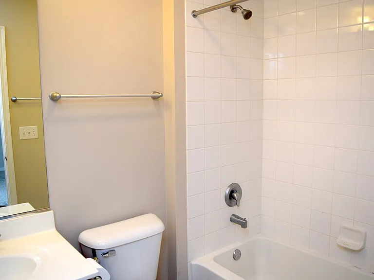 1260 Evergreen Ave — Photo 21