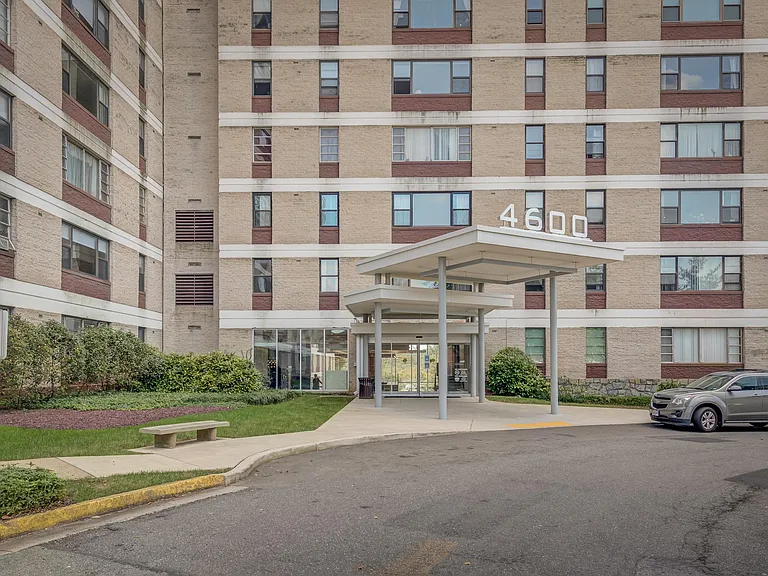 4600 Duke St #1205 — Photo 2