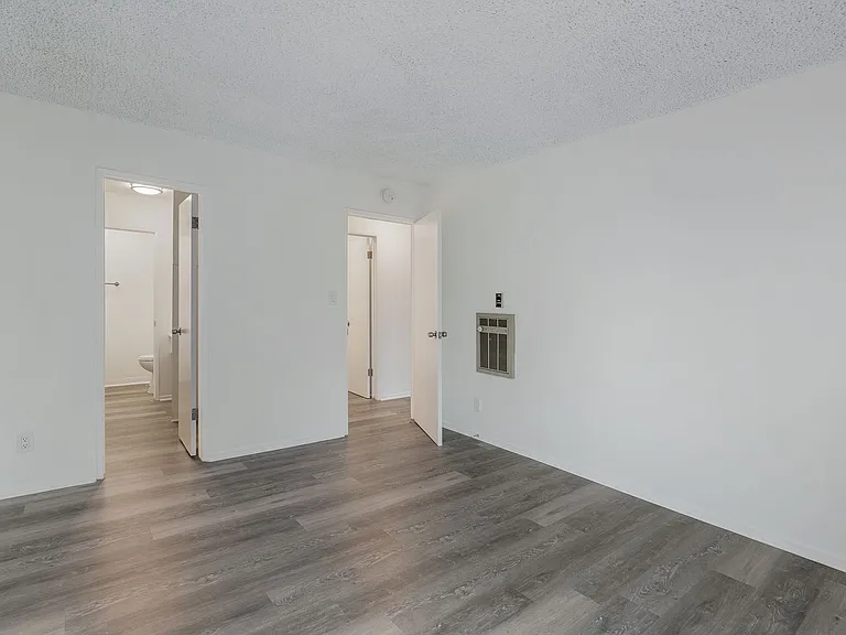 THE COLONY AT DRONFIELD (Mountain View Manor) — Photo 18
