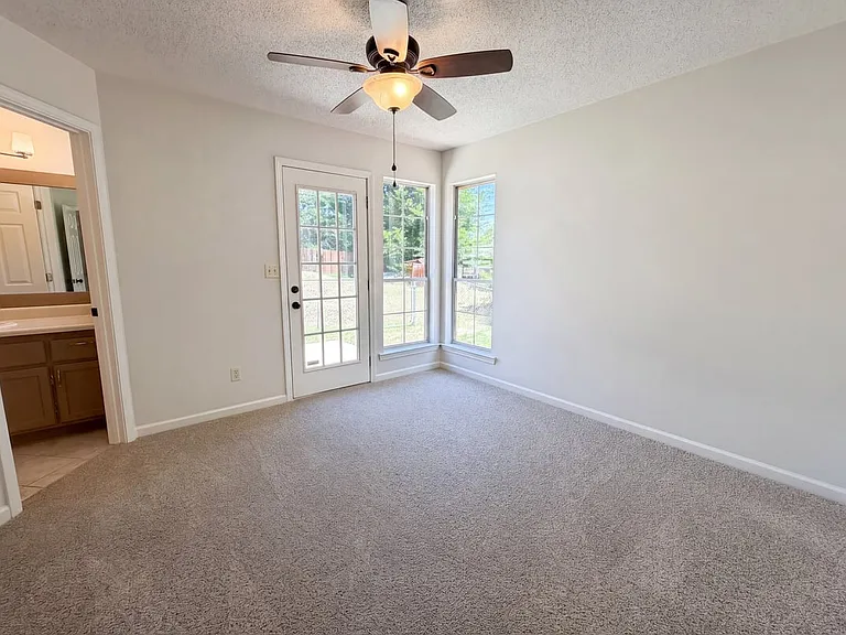 145 King Valley Rd — Photo 4