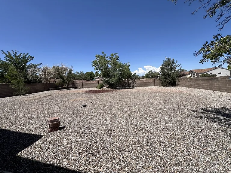 7259 Pajarito Rd NE — Photo 18