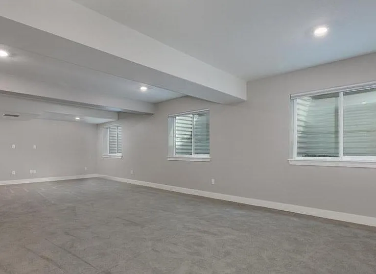2256 Lombardy St — Photo 26