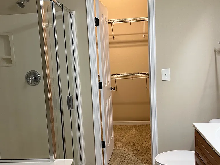 1066 Kingston Grove Dr — Photo 9