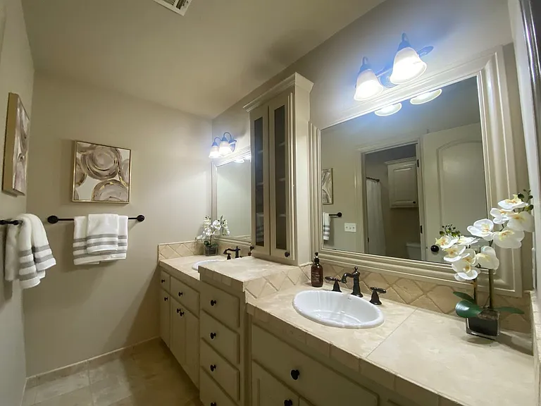 3605 N Narcissus Ave — Photo 45