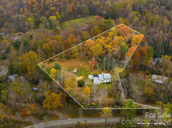 6 Star Berry Ln, Fairview, NC 28730