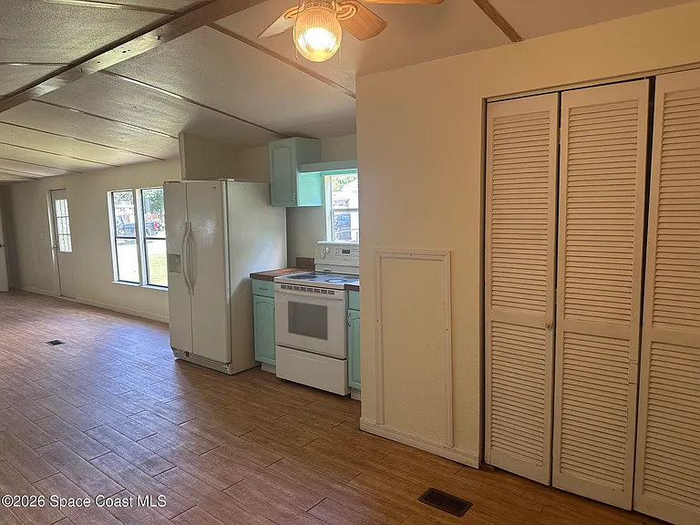 4810 Lake Michigan Ave — Photo 8