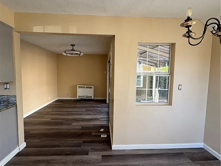921 Carob Way — Photo 8