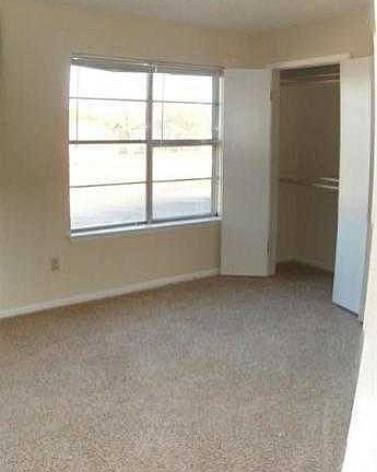 5th image of 3008 Chaucer Dr APT A